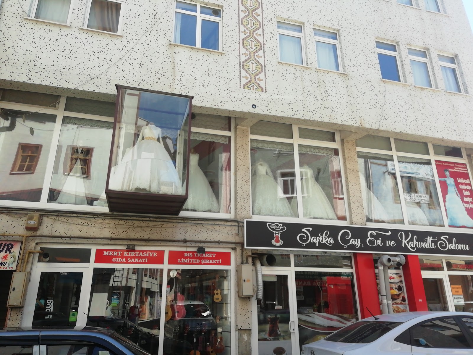 Birnur Gelinlik Ve Guzellik Salonu kır düğünü mekanı — Merkez