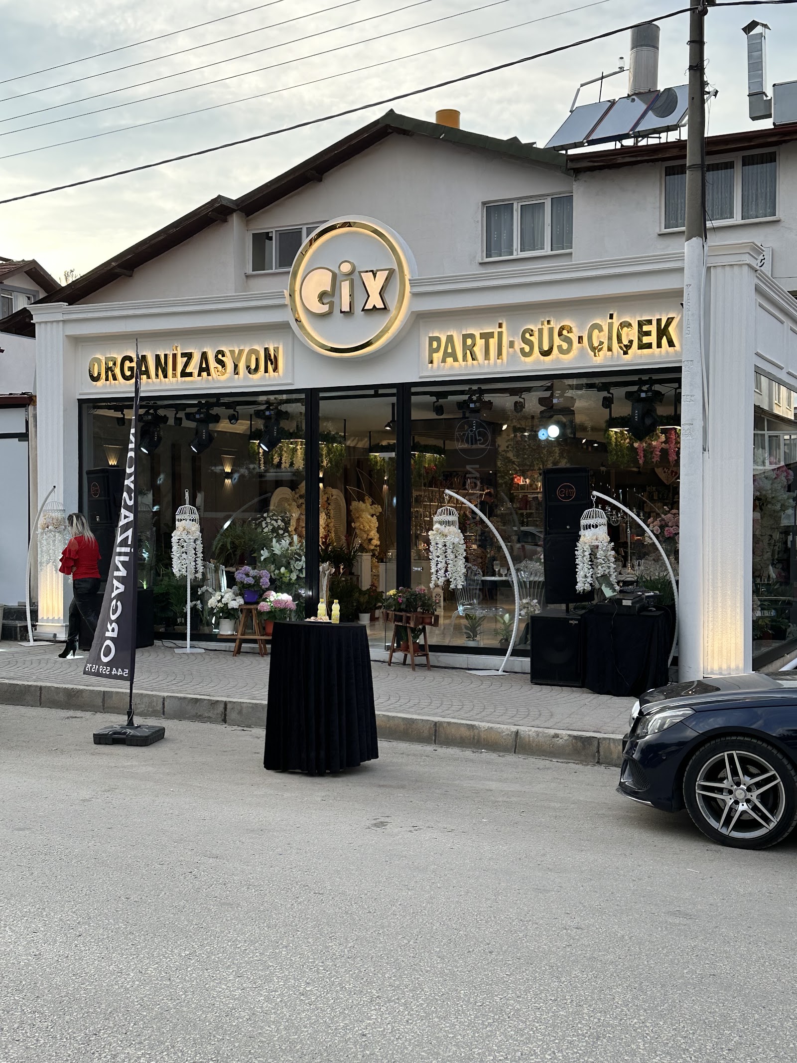Cix Organizasyon-Parti Süs-Çiçek kır düğünü mekanı — Merkez