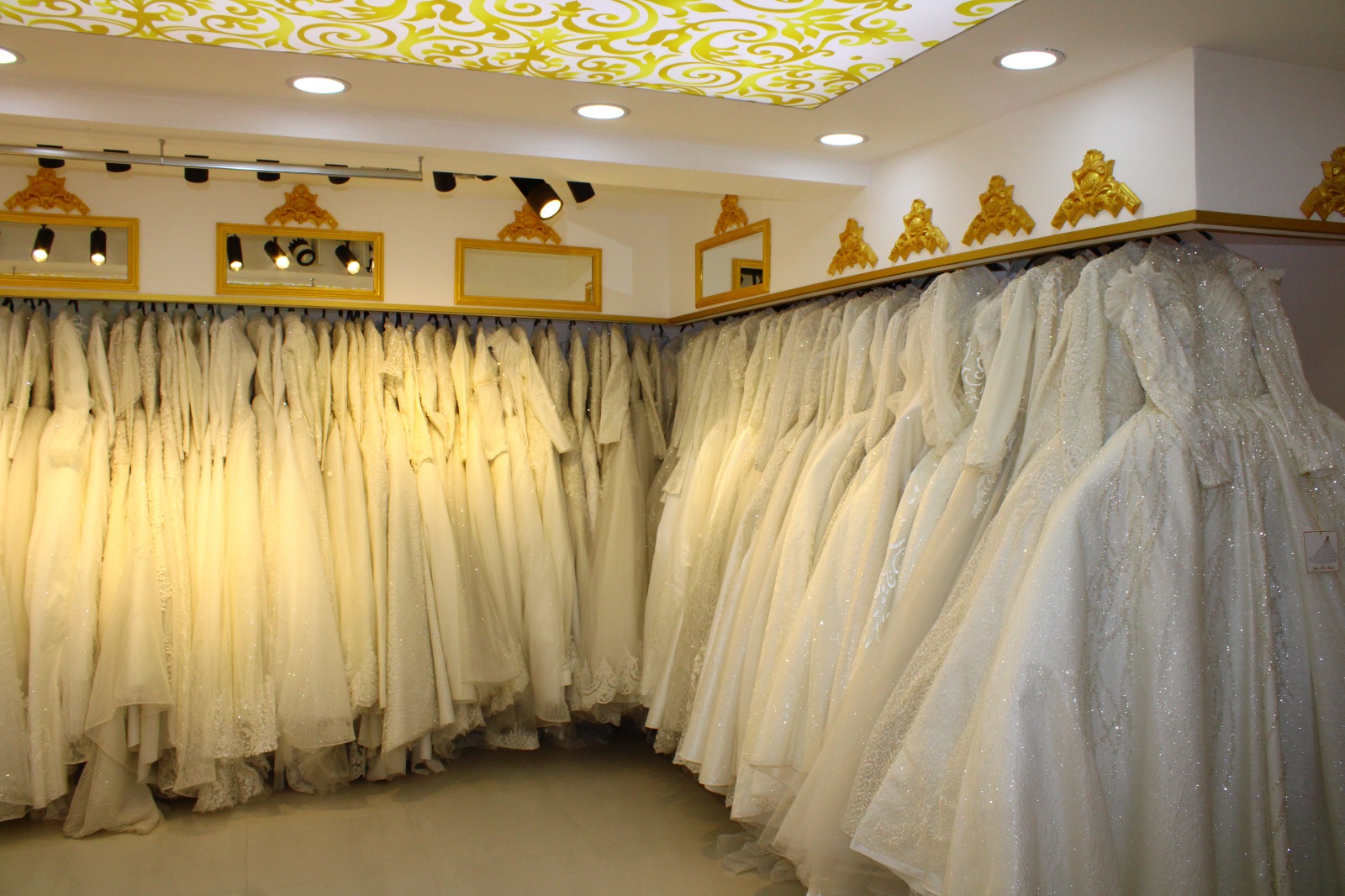 GÜLAY GELİNLİK VE MODA EVI