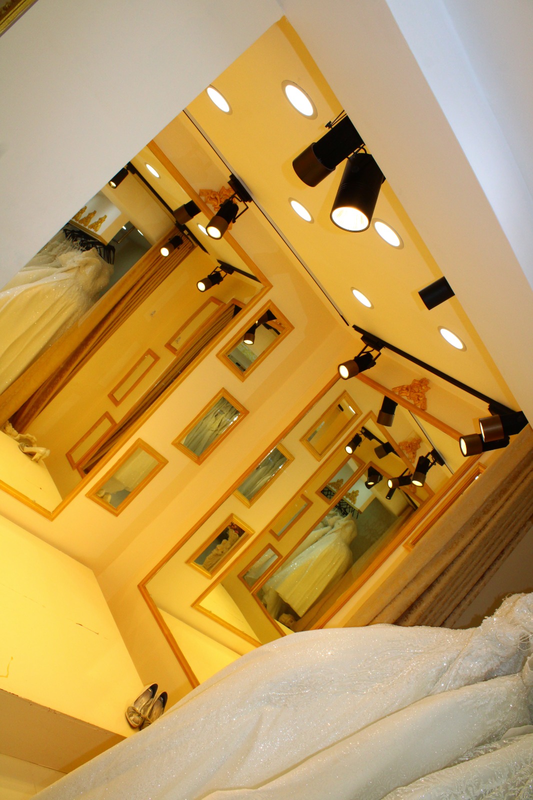 GÜLAY GELİNLİK VE MODA EVI