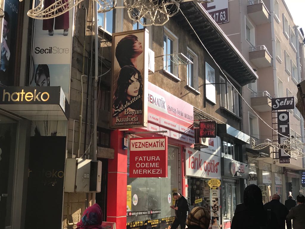 Selahattin Bayan Kuaforu